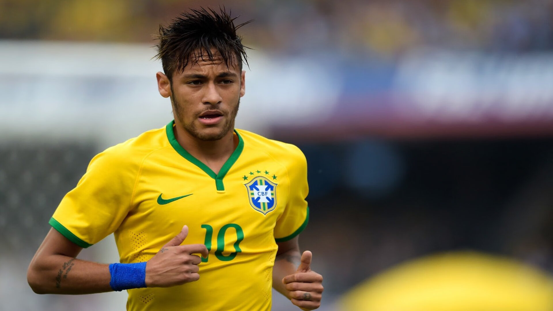 英格兰骑手艾米丽·戴维斯在巴黎奥运会三项赛中取得个人最佳成绩，获得第七名。